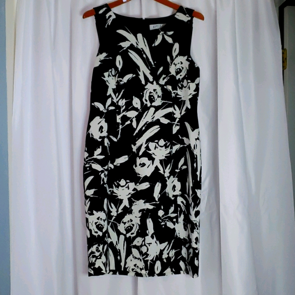 Kasper black and white abstract print dress